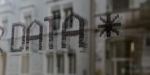 claudio-schwarz-fyeOxvYvIyY-unsplash